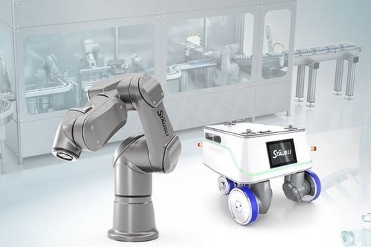 Robot dược phẩm di động đầu tiên trên thế giới tương thích với phòng sạch