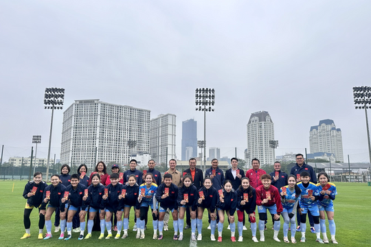 Tuyển bóng đá nữ Việt Nam ‘ăn Tết muộn’ để đi World Cup