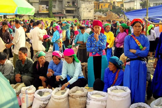 Truyện ngắn 'Rượu gốc đá' của nhà văn Trung Trung Đỉnh