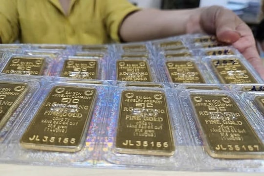 Giá vàng hôm nay 27.2: Hậu Thần Tài, SJC đang 'nghỉ lấy sức' để cán mốc 200 triệu?
