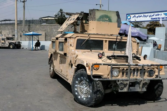 Lô vũ khí Mỹ để lại có đủ sức giúp Taliban phòng thủ trước hỏa lực Pakistan?