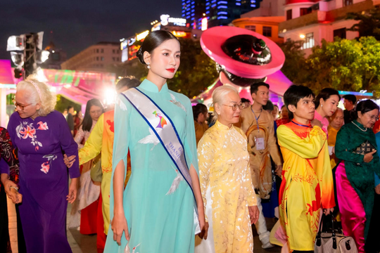 Hoa hậu Môi trường Nguyễn Thanh Hà lan tỏa khát vọng văn hóa tại Lễ hội Áo dài TP.HCM 2026