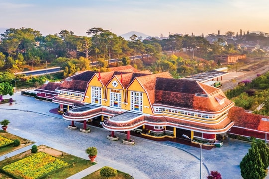 Ga cổ Đà Lạt - điểm hẹn cuối tuần, nghe nhạc giữa không gian xưa