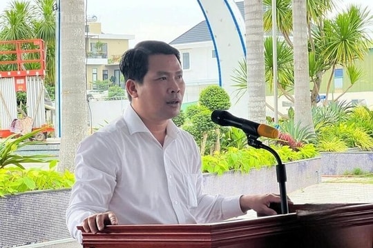 Xử phạt nghiêm và rút giấy phép doanh nghiệp xăng dầu găm hàng trục lợi