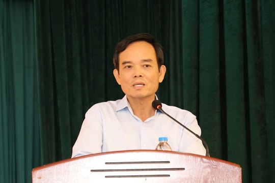 Bí thư Trần Lưu Quang trả lời cử tri về việc kết nối sân bay Tân Sơn Nhất với Long Thành
