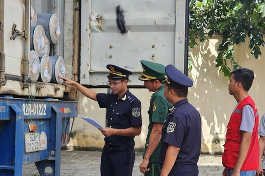 Kiểm soát chặt tình trạng buôn lậu xăng dầu qua biên giới