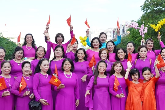 Áo dài và áp lực 'phải đẹp' hình thể của phụ nữ Việt