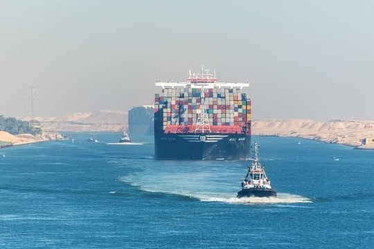 Vì sao các nước Ả Rập không đào kênh để thoát eo biển Hormuz?
