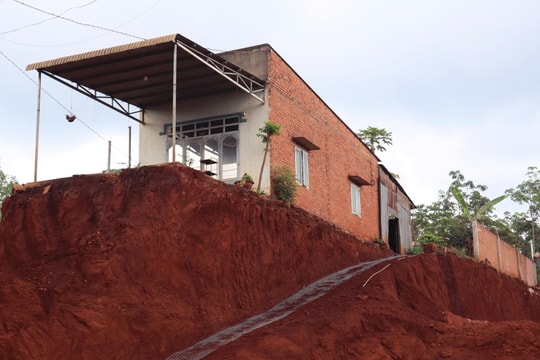 Đồng Nai yêu cầu chủ đầu tư xin lỗi vụ nhà dân bị ‘thượng’ lên đỉnh đồi