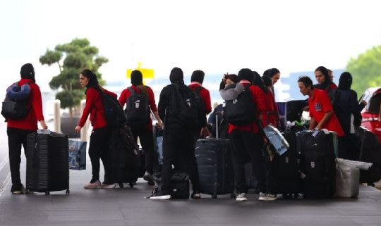 Đội tuyển nữ Iran và hành trình về quê đầy giông bão
