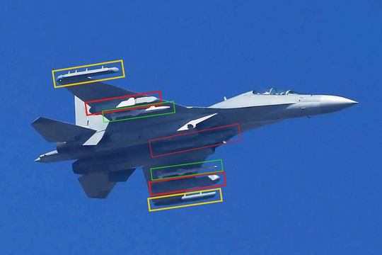 Tin vũ khí hôm nay 21.3: Máy bay gây nhiễu Trung Quốc J-16D mang tên lửa lạ, nhiệm vụ thực sự là gì?