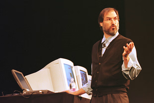 Steve Jobs đưa ‘tập trung’ lên hàng đầu ở Apple, OpenAI và Anthropic đã hiểu vì sao