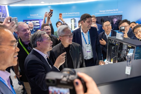 Đồng sáng lập Supermicro bị bắt, CEO Nvidia làm sao giữ tên tuổi trong sạch?