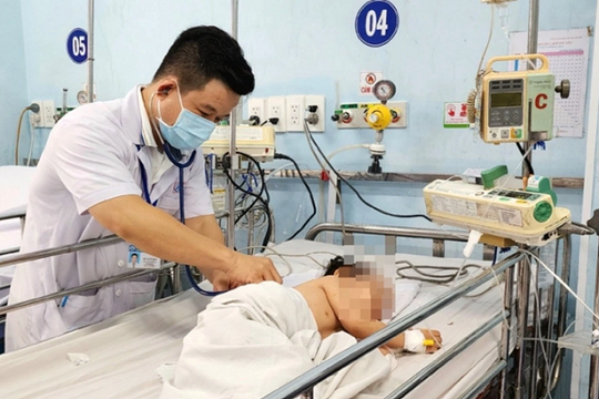 Bệnh tay chân miệng TP.HCM tăng gần 100%: ban 'ẩn mình' ở vị trí cha mẹ dễ bỏ sót