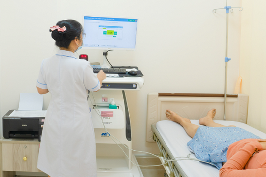 Hàng triệu phụ nữ “im lặng chịu đựng”: Trung tâm sàn chậu ra đời có gì đặc biệt?