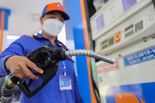 Giá xăng dầu hạ nhiệt: Nỗ lực điều tiết vĩ mô và bước ngoặt xăng E10