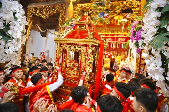 Về Long Biên vui hội Đình - Nghè Ngô đầu xuân