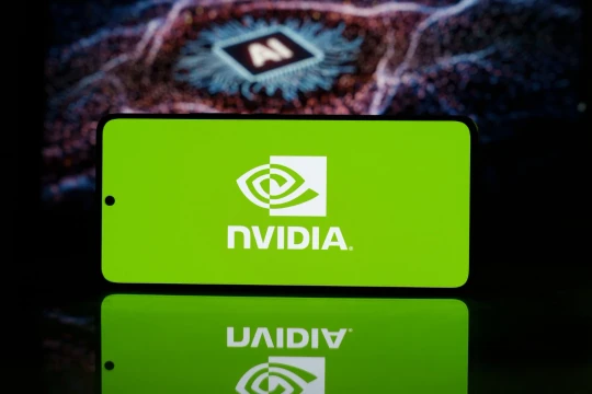 P/E của Nvidia xuống thấp nhất 7 năm do cuộc chiến ở Iran và mối lo AI