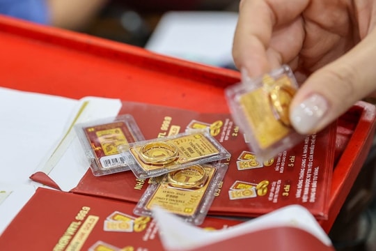 Giá vàng hôm nay 31.3: SJC 'ngược dòng', áp sát túi tiền người Việt