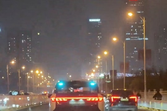 Trung Quốc dừng cấp phép taxi không người lái