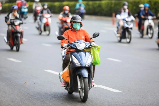 Thời tiết hôm nay 3.4: Cơn khát giữa mùa, nắng nóng diện rộng càn quét hai miền