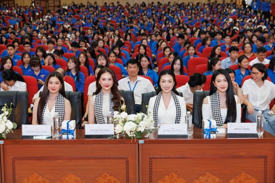 Hành trình Từ Trái Tim: Từ giảng đường đến biên cương, gieo chí lớn cho tuổi trẻ Tây Bắc
