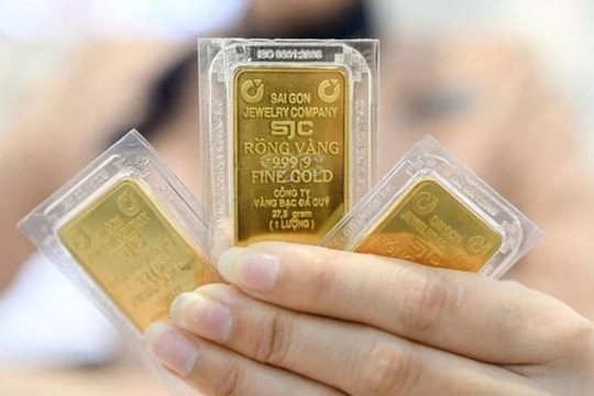 Giá vàng hôm nay 9.4: Chênh lệch mua - bán 'hở' 4 triệu, nhà đầu tư vừa mua đã lỗ