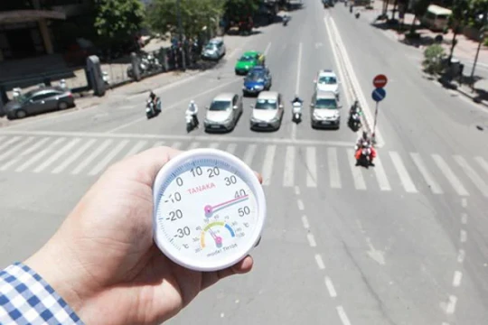 Thời tiết hôm nay 9.4: Nắng nóng 40 độ C bủa vây miền Trung