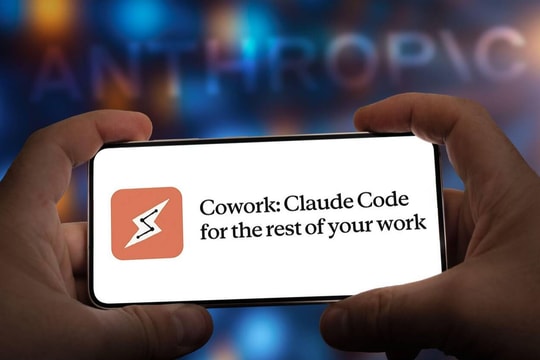 Claude Cowork: Khi AI dừng trả lời câu hỏi để bắt đầu thực sự làm việc