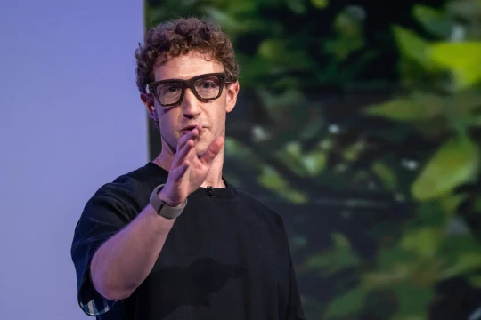 Mark Zuckerberg lập trình trở lại, ngồi gần nhóm siêu trí tuệ Meta
