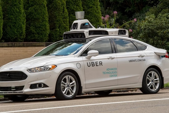 Uber thực hiện cú quay xe, rót 10 tỉ USD mua xe tự lái