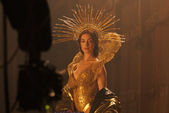'Mother Mary': Âm nhạc và góc tối tâm lý phía sau một ngôi sao nhạc pop