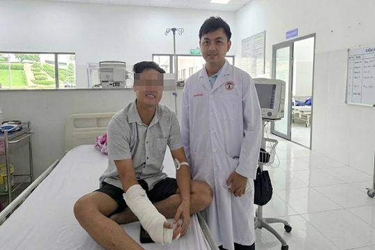 Cứu bàn tay hoại tử giữa biển khơi: Kỳ tích vi phẫu tại Côn Đảo