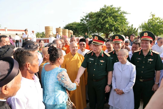 Gặp mặt già làng, người có uy tín ở Nam Bộ năm 2026