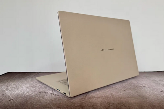 Asus Zenbook A16 xứng danh máy tính AI thực thụ