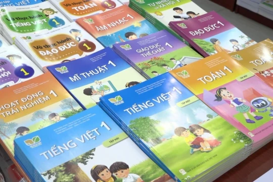 Yêu cầu làm rõ căn cứ lựa chọn bộ sách giáo khoa thống nhất toàn quốc