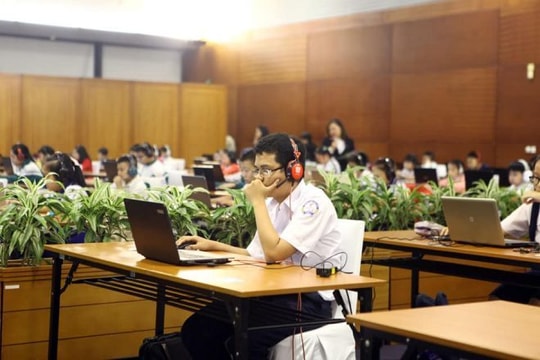 ChatGPT vào mùa thi: Học sinh luyện thi thế nào để không lệ thuộc?