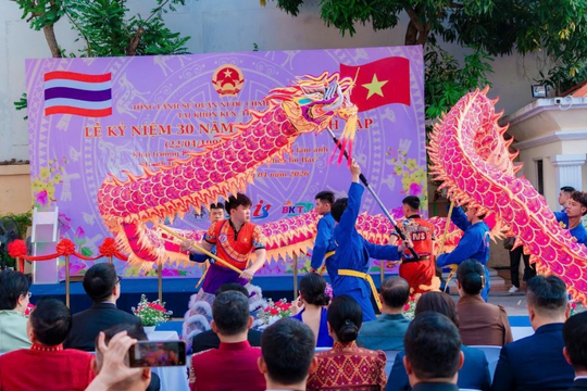 Giữ hồn Việt nơi đất khách: Từ tiếng trống lân đến khát vọng giáo dục xuyên biên giới