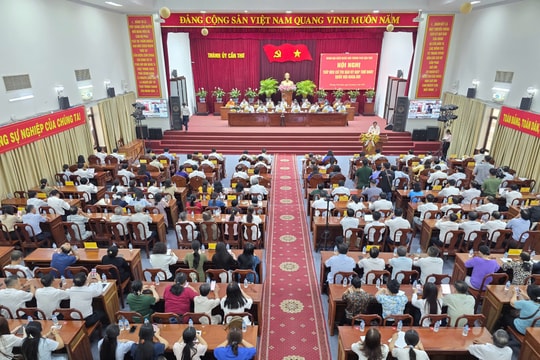 Ông Nguyễn Duy Ngọc tiếp xúc cử tri Cần Thơ