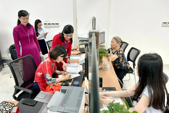 Chính phủ bãi bỏ 890 điều kiện kinh doanh, đẩy mạnh phân cấp thủ tục hành chính