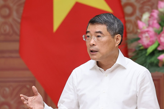 ‘Con đường nhanh nhất’ không chỉ là cắt vài trăm giấy phép