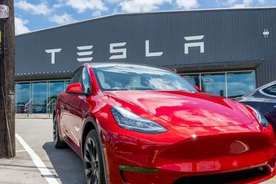 Xuất hiện nhiều vụ bẻ khóa phần mềm xe điện Tesla tại Hàn Quốc