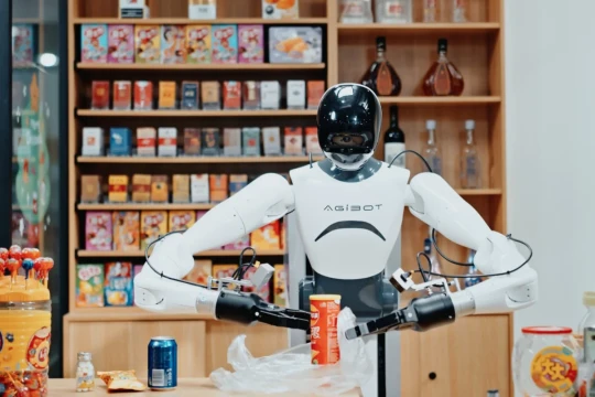Cơn sốt robot hình người ở Trung Quốc và thực tế phũ phàng
