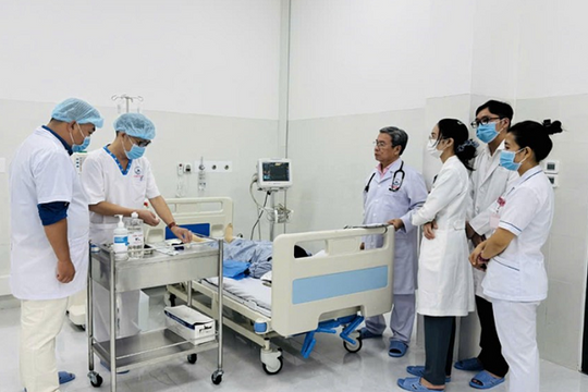Côn Đảo lần đầu chạy thận nhân tạo, mở lối du lịch y tế