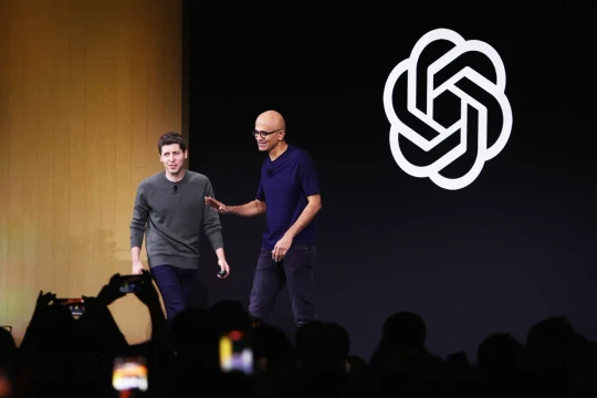 Microsoft từng hoài nghi OpenAI, nhưng vẫn đầu tư vì sợ Amazon hớt tay trên