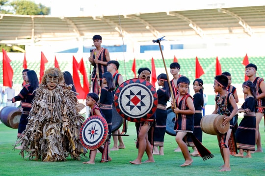 Festival quốc tế U14 Gia Lai: Bóng đá trẻ hòa cùng sắc màu văn hóa Tây Nguyên