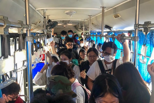 Giao thông xanh trong trường đại học: Sinh viên có thật sự bỏ xe máy?