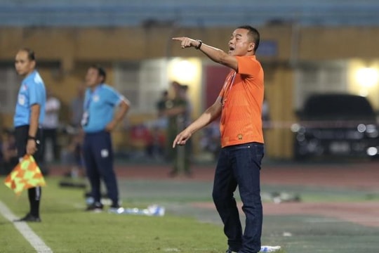 V-League: Chi nhiều tiền, thay HLV liên tục vẫn bất ổn