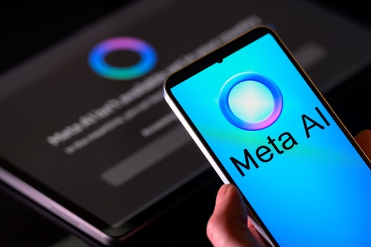 Toan tính của Meta khi ra mắt dịch vụ chatbot AI trả phí