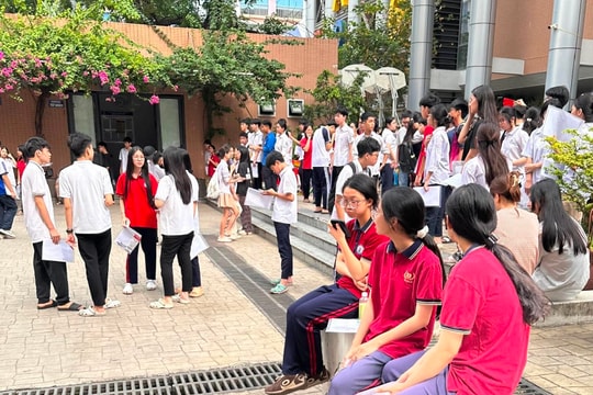 Gần 125.000 học sinh Hà Nội 'vượt vũ môn' lớp 10: Sơ sẩy thiết bị công nghệ là đình chỉ